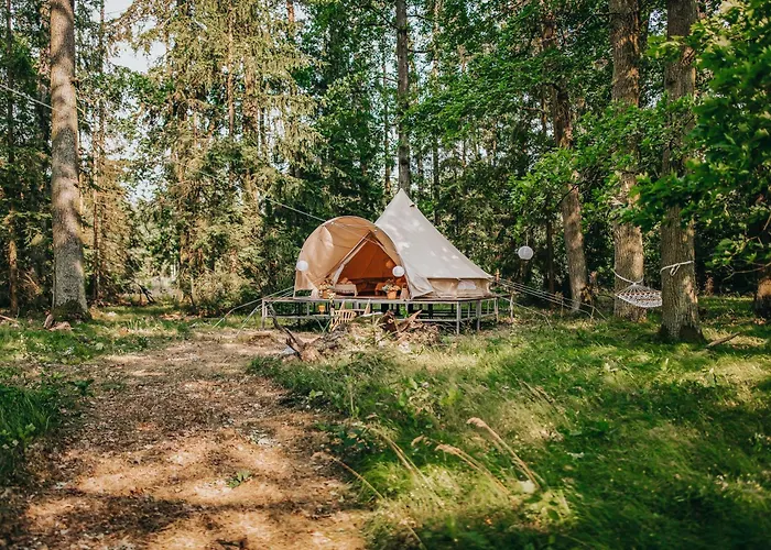 Glamping Cernicka Obora 豪华帐篷